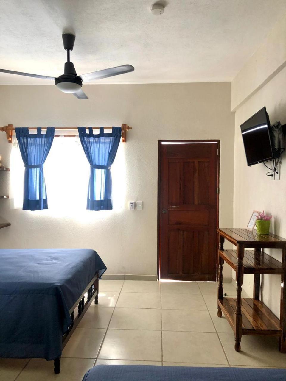 Bungalows Las Hamacas Сан-Патрисио-Мелак Экстерьер фото